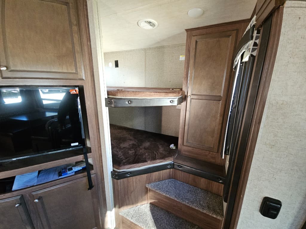 2018 Heartland RV 2018 Heartland RV Pioneer - thumbnail 13