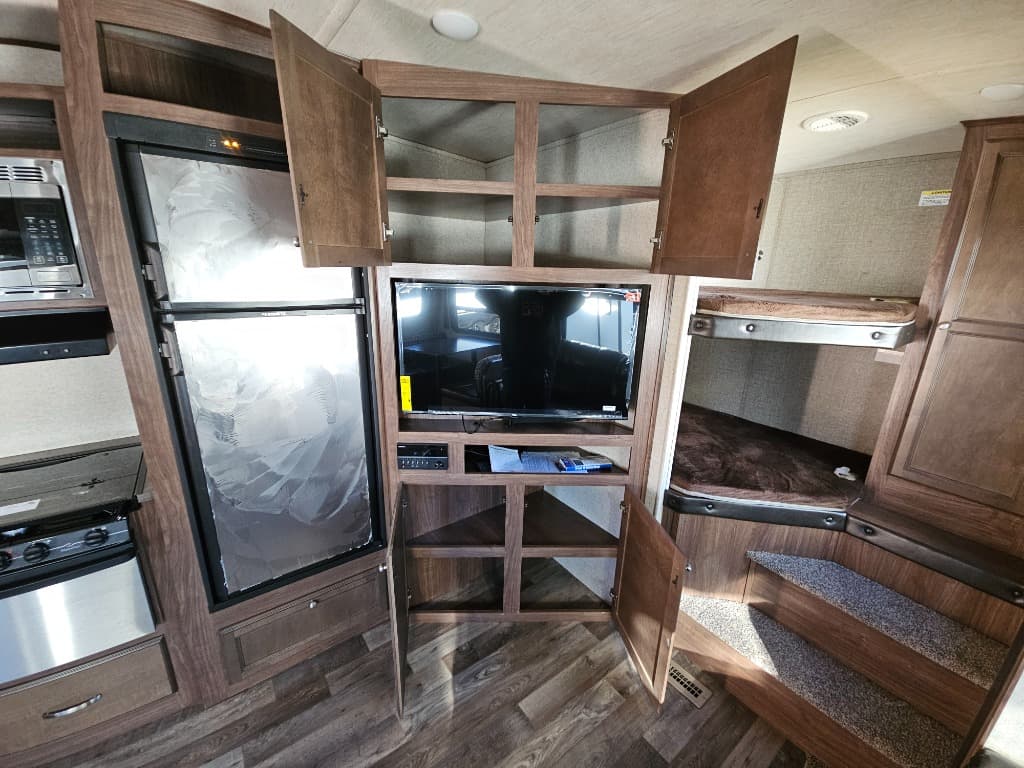 2018 Heartland RV 2018 Heartland RV Pioneer - thumbnail 17