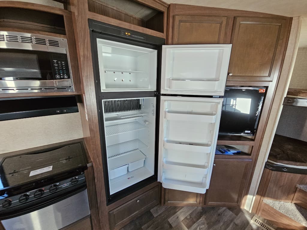 2018 Heartland RV 2018 Heartland RV Pioneer - thumbnail 19