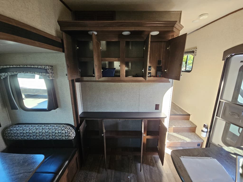 2018 Heartland RV 2018 Heartland RV Pioneer - thumbnail 27