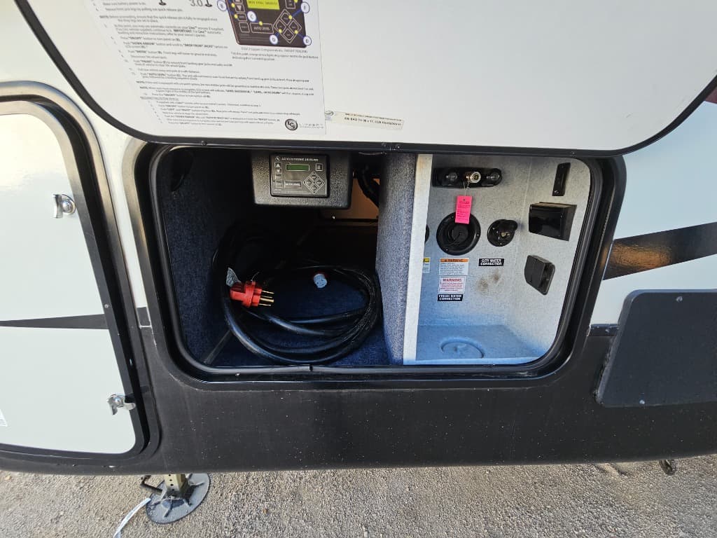 2018 Heartland RV 2018 Heartland RV Pioneer - thumbnail 54