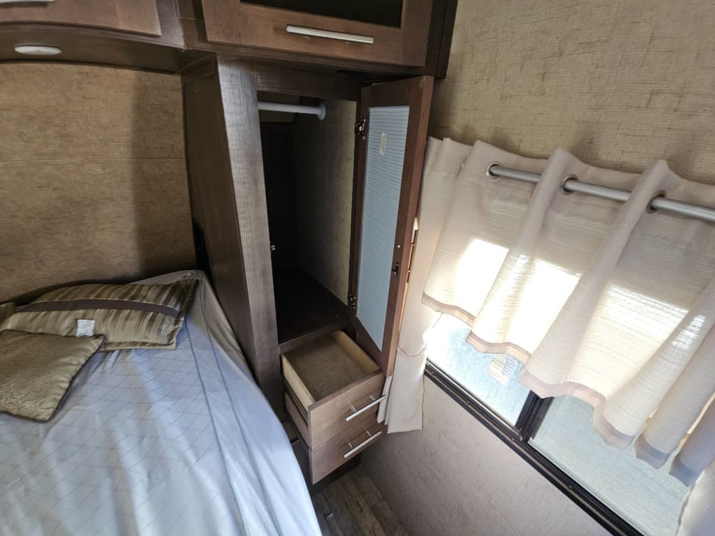 2016 Forest River 2016 Forest River Surveyor - thumbnail 25