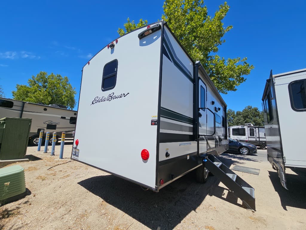 2024 Dutchmen 2024 Dutchmen Eddie Bauer - thumbnail 3