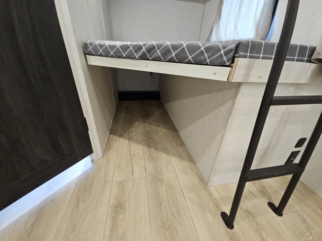 2025 Forest River 2025 Forest River Surveyor Camp Series - thumbnail 15