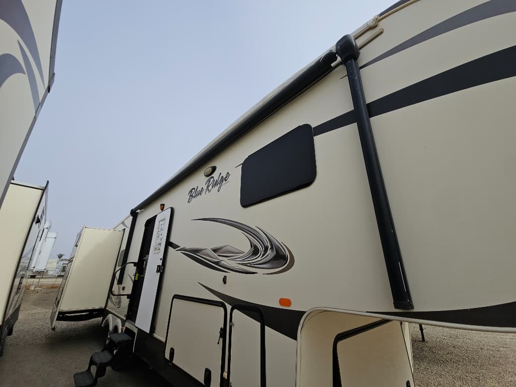 2016 Forest River RV 2016 Forest River RV Cardinal Blue Ridge - thumbnail 46