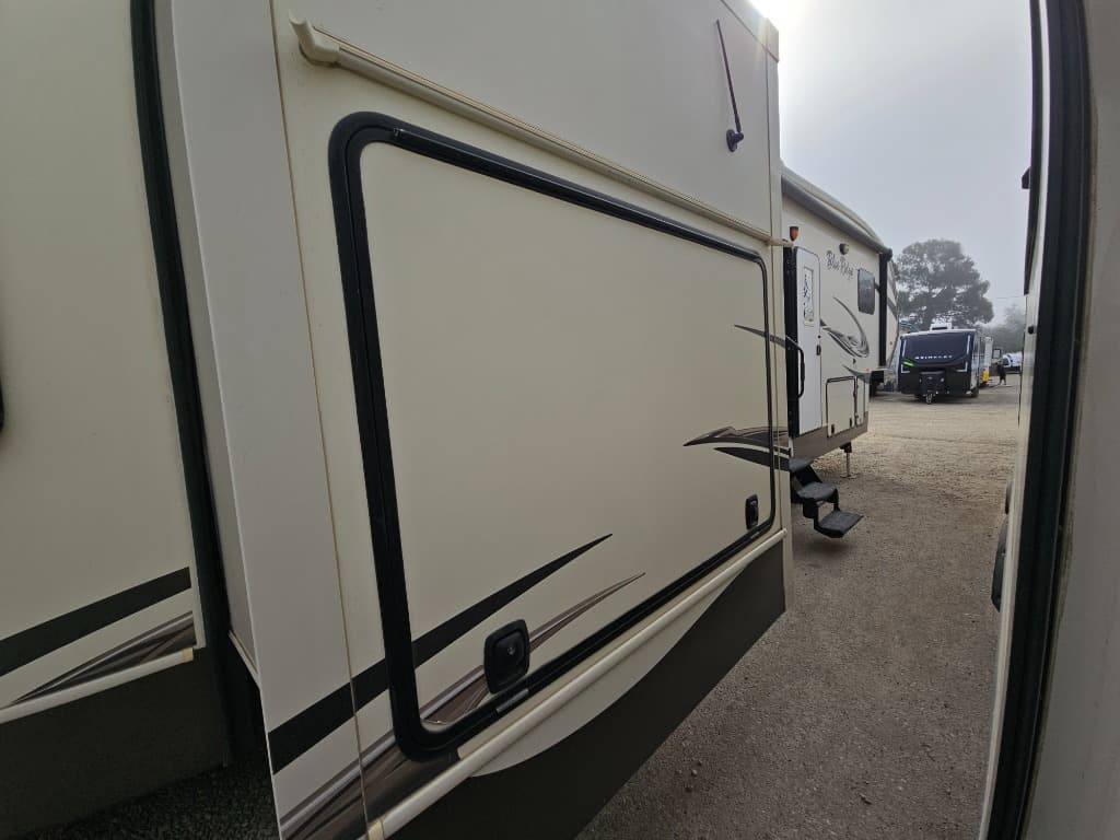 2016 Forest River RV 2016 Forest River RV Cardinal Blue Ridge - thumbnail 50