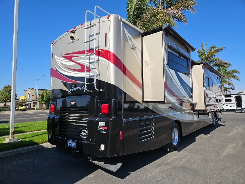 2010 Winnebago 2010 Winnebago Journey - thumbnail 2