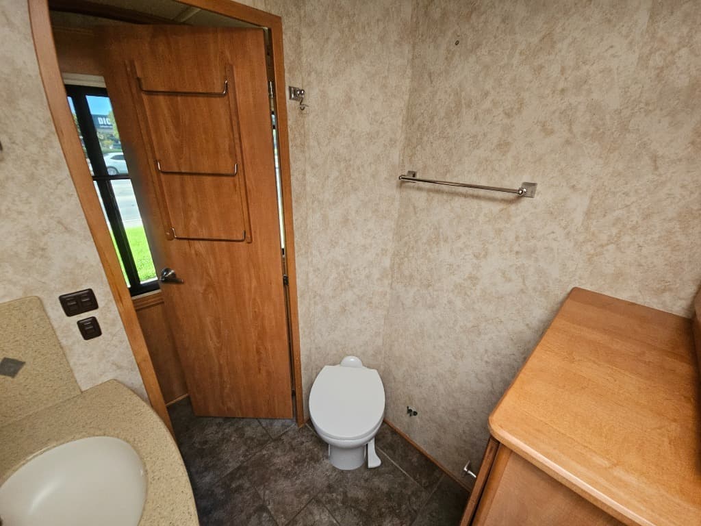 2010 Winnebago 2010 Winnebago Journey - thumbnail 56