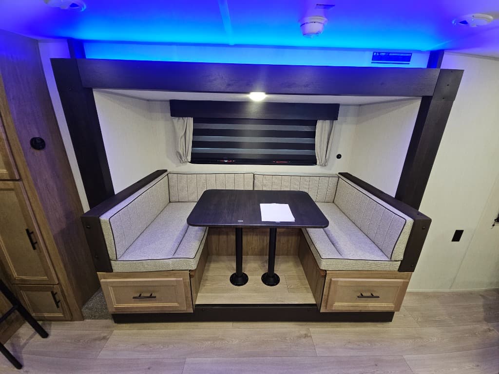 2025 Forest River 2025 Forest River Cherokee Grey Wolf Black Label - thumbnail 10