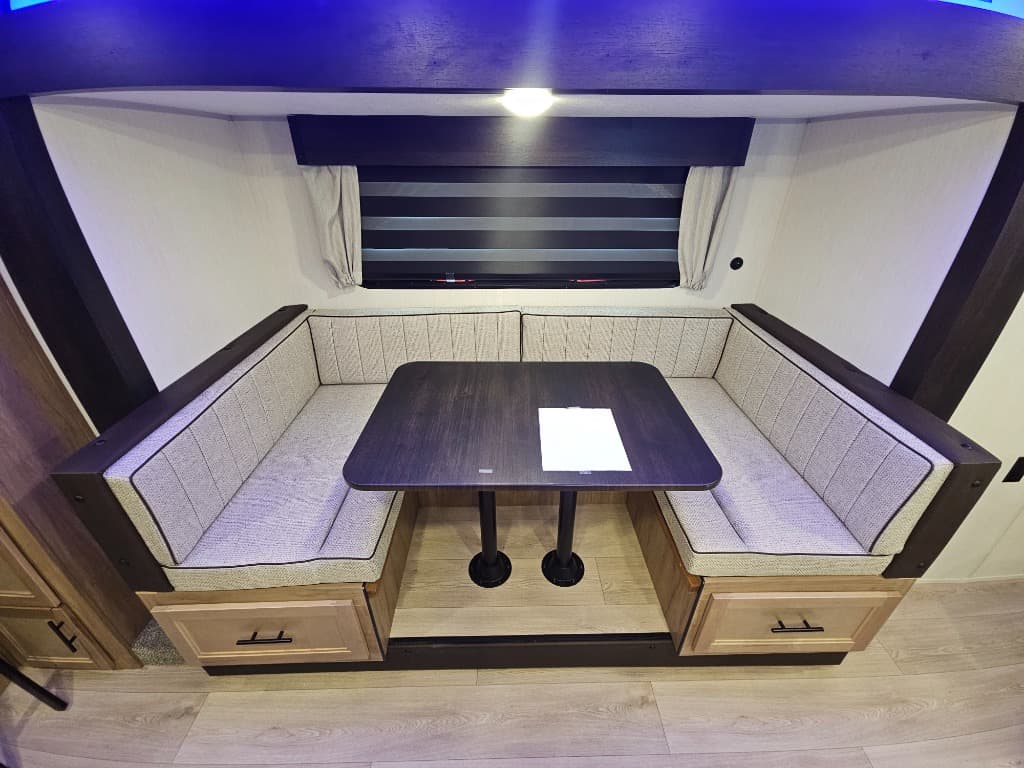 2025 Forest River 2025 Forest River Cherokee Grey Wolf Black Label - thumbnail 11