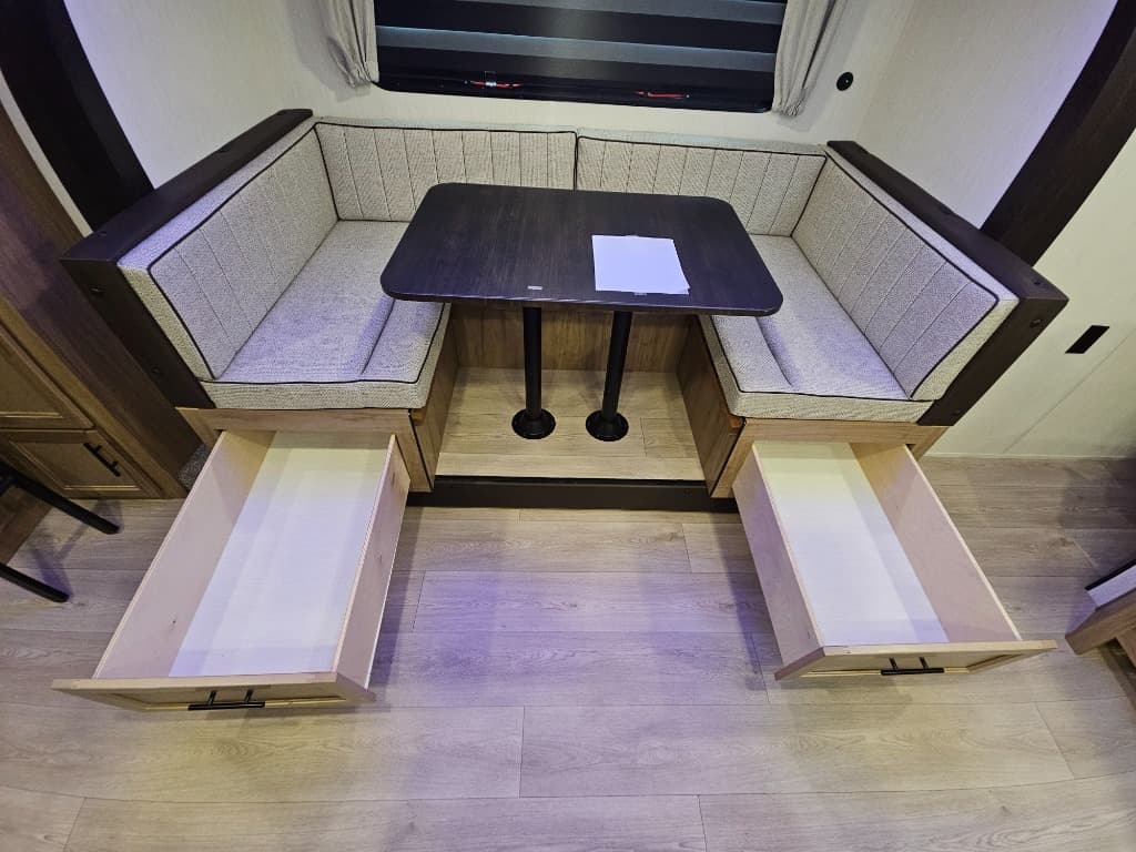 2025 Forest River 2025 Forest River Cherokee Grey Wolf Black Label - thumbnail 12