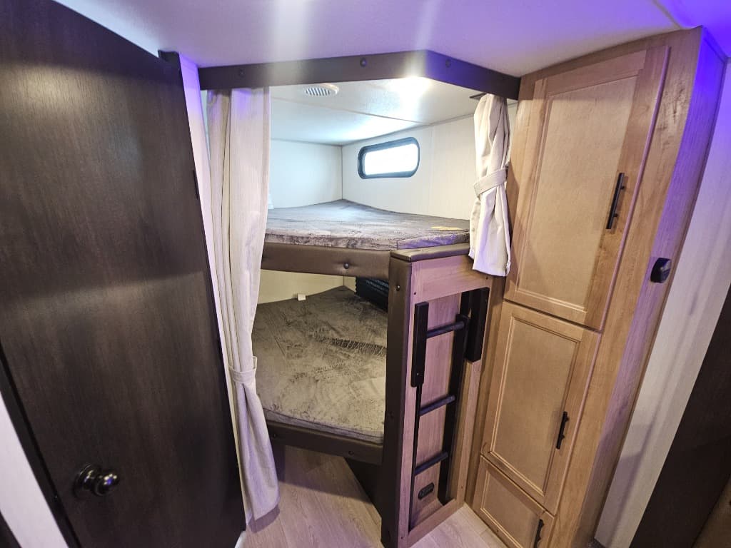 2025 Forest River 2025 Forest River Cherokee Grey Wolf Black Label - thumbnail 14