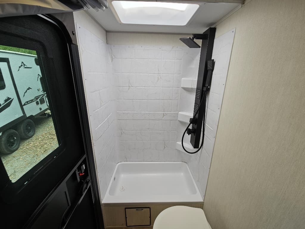 2025 Forest River 2025 Forest River Cherokee Grey Wolf Black Label - thumbnail 16