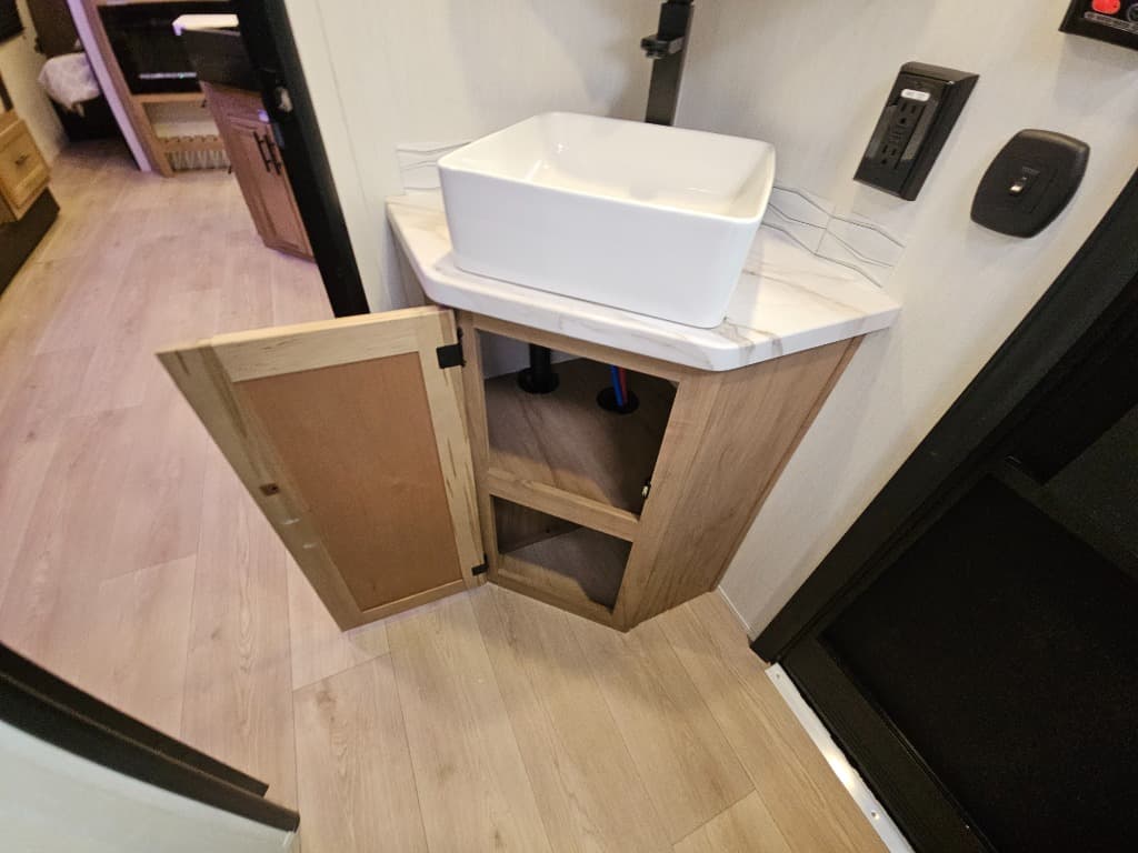 2025 Forest River 2025 Forest River Cherokee Grey Wolf Black Label - thumbnail 21