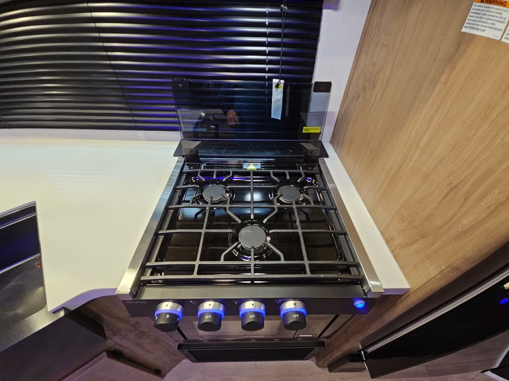 2025 Forest River 2025 Forest River Cherokee Grey Wolf Black Label - thumbnail 25