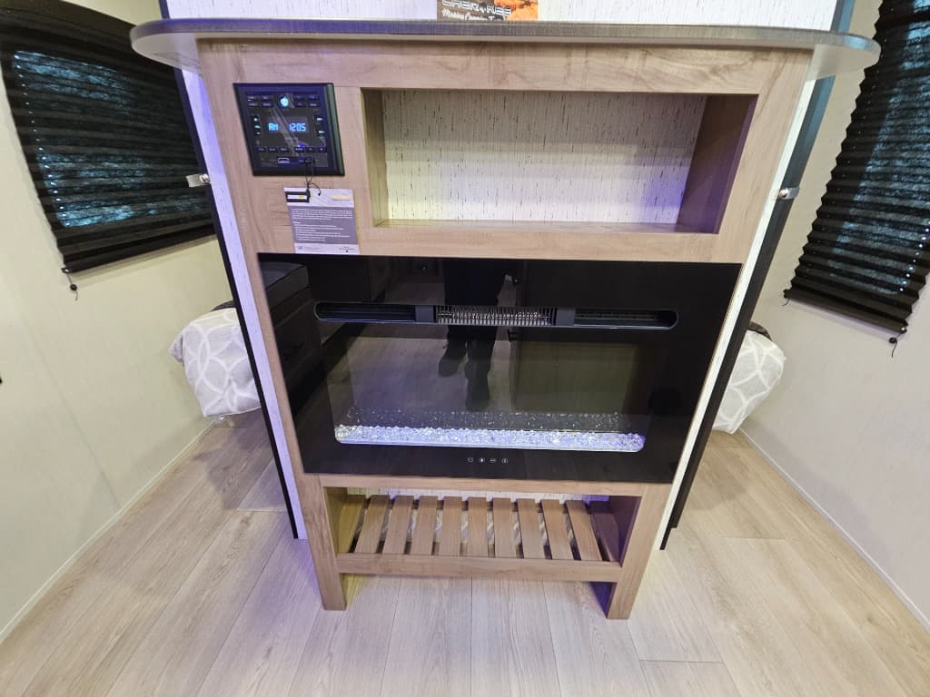 2025 Forest River 2025 Forest River Cherokee Grey Wolf Black Label - thumbnail 30