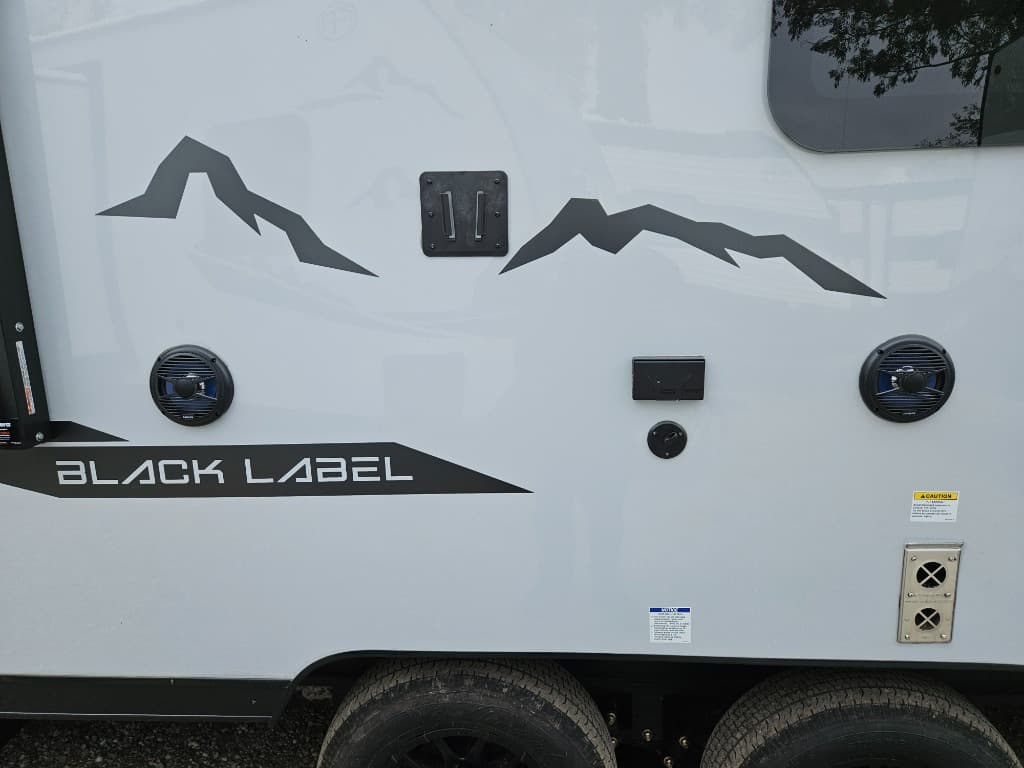 2025 Forest River 2025 Forest River Cherokee Grey Wolf Black Label - thumbnail 42