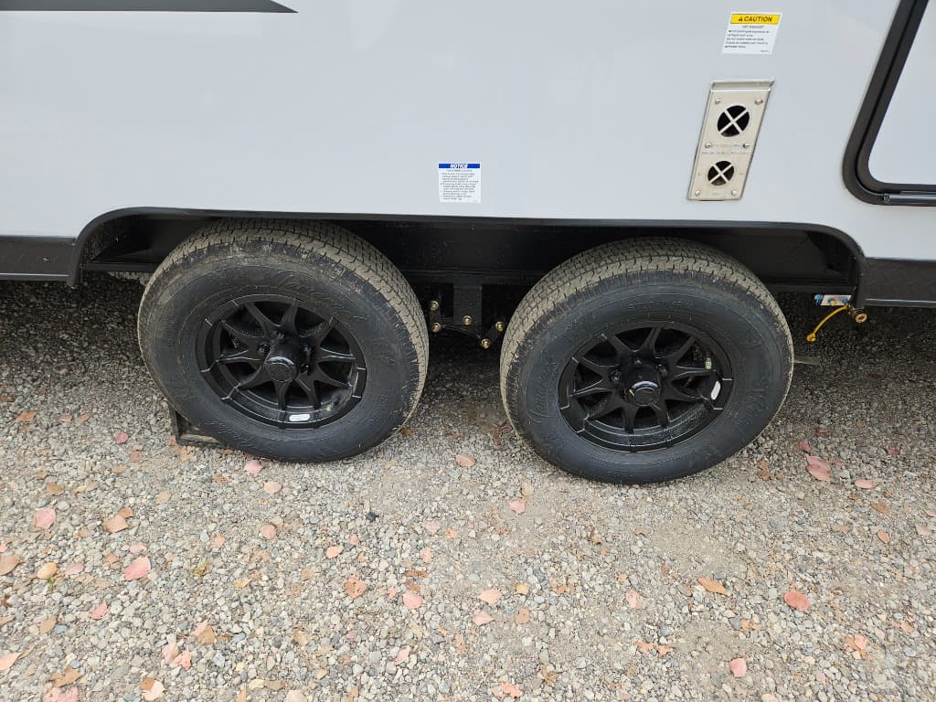 2025 Forest River 2025 Forest River Cherokee Grey Wolf Black Label - thumbnail 43