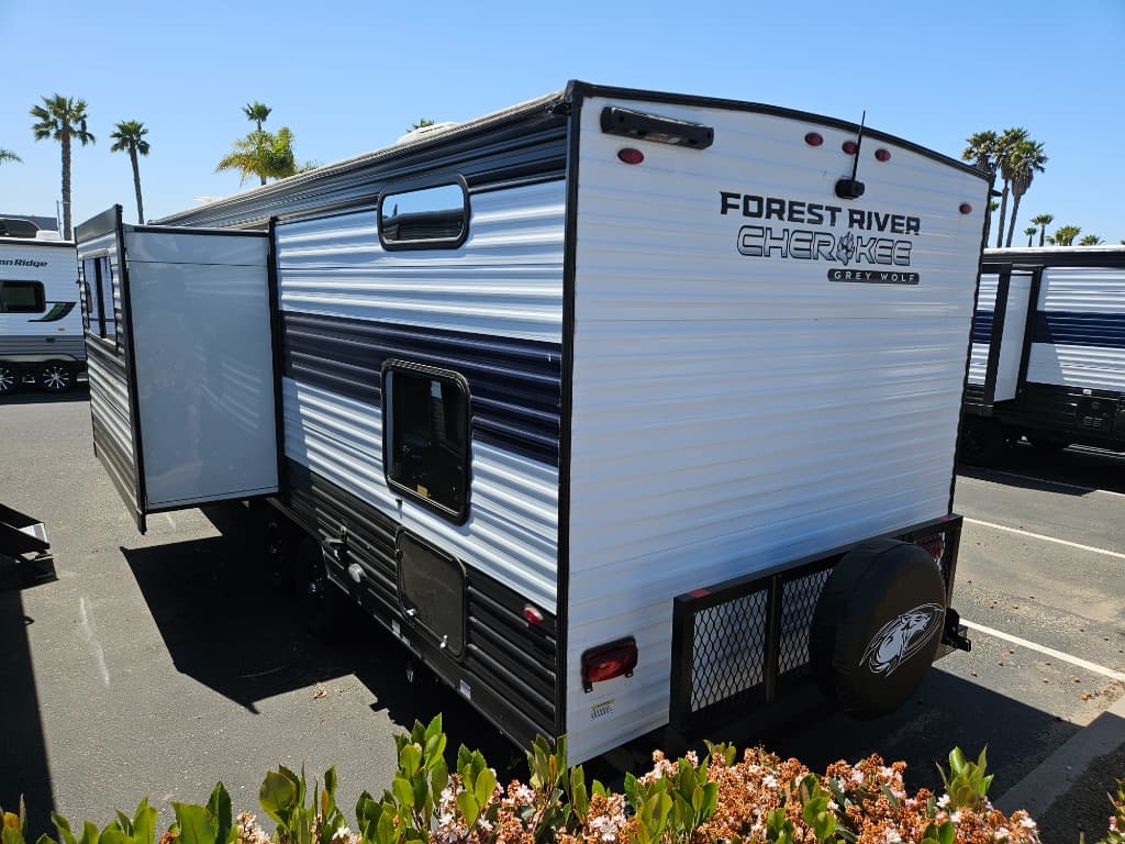 2025 Forest River 2025 Forest River Cherokee Grey Wolf - thumbnail 5