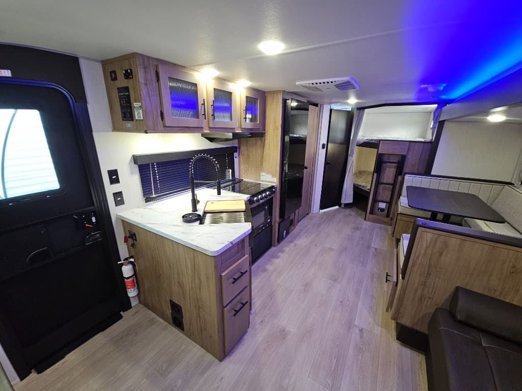 2025 Forest River 2025 Forest River Cherokee Grey Wolf - thumbnail 10