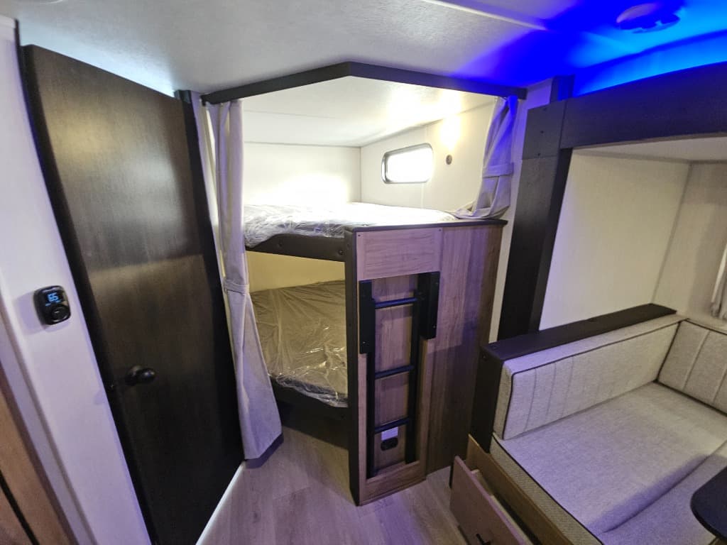 2025 Forest River 2025 Forest River Cherokee Grey Wolf - thumbnail 15