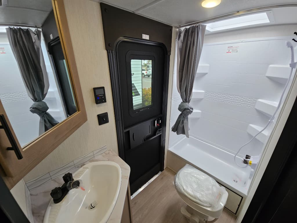 2025 Forest River 2025 Forest River Cherokee Grey Wolf - thumbnail 19