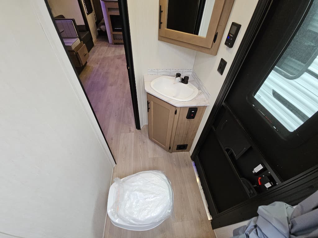 2025 Forest River 2025 Forest River Cherokee Grey Wolf - thumbnail 22