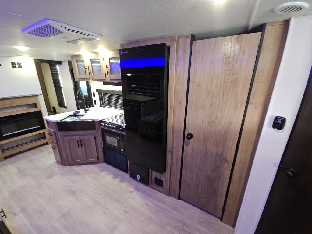 2025 Forest River 2025 Forest River Cherokee Grey Wolf - thumbnail 28