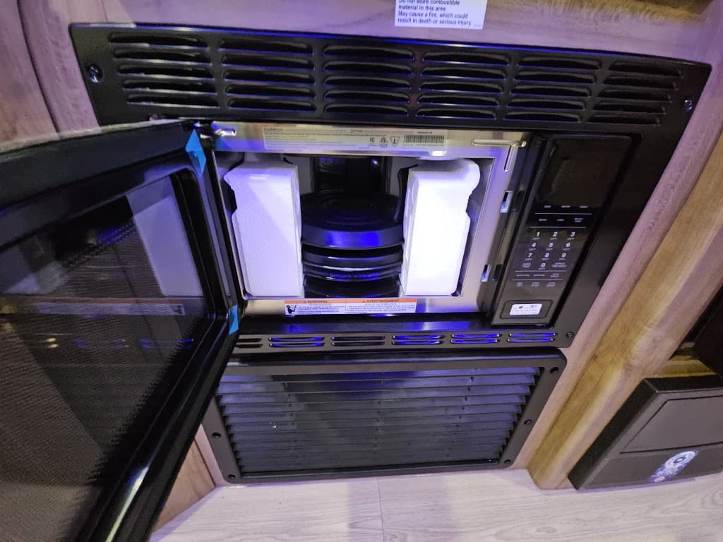 2025 Forest River 2025 Forest River Cherokee Grey Wolf - thumbnail 40