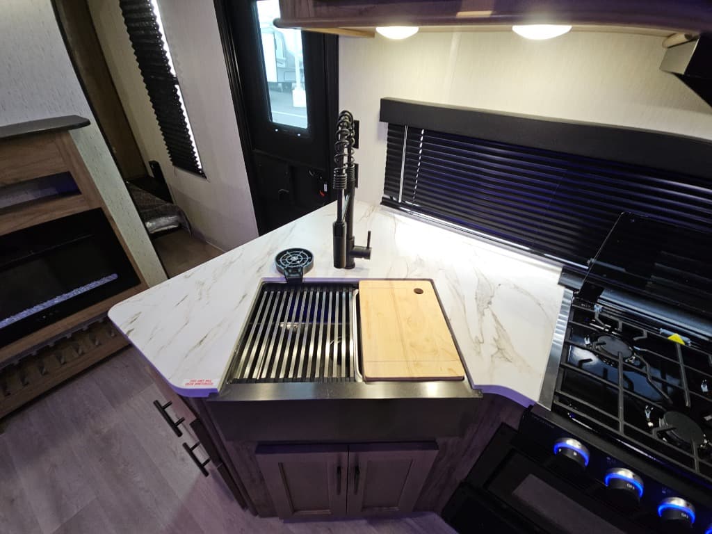 2025 Forest River 2025 Forest River Cherokee Grey Wolf - thumbnail 41