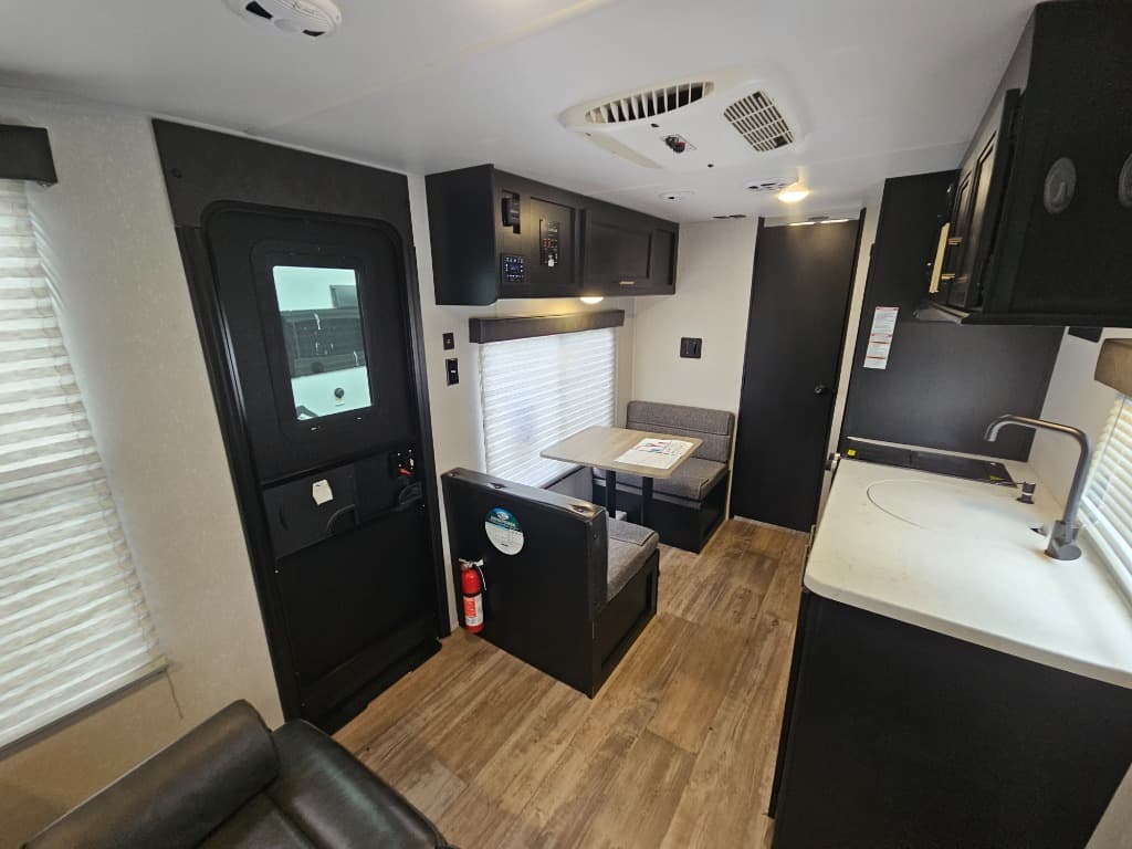 2021 Forest River RV 2021 Forest River RV Cherokee Wolf Pup - thumbnail 8