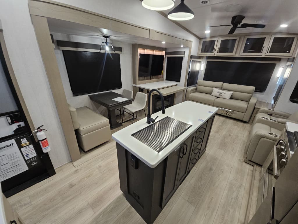 2025 Forest River 2025 Forest River Flagstaff Classic - thumbnail 9