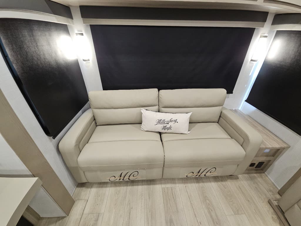 2025 Forest River 2025 Forest River Flagstaff Classic - thumbnail 16