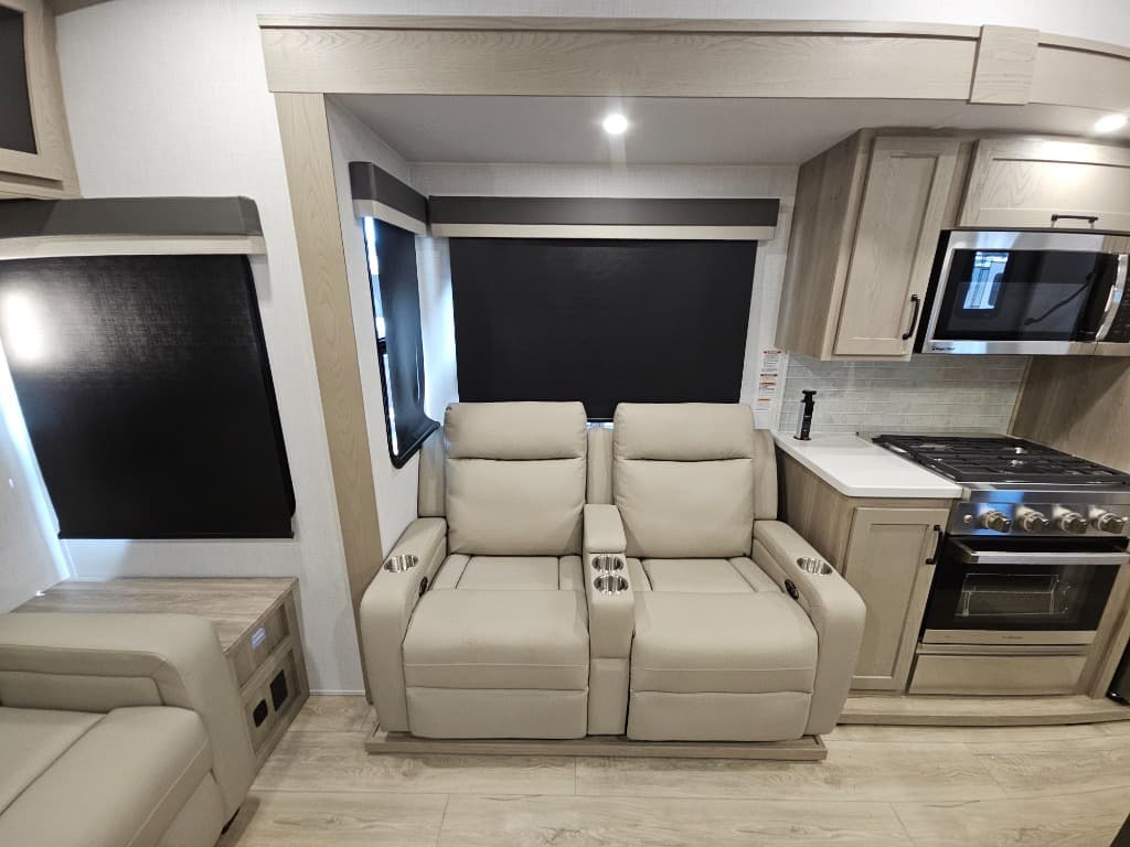 2025 Forest River 2025 Forest River Flagstaff Classic - thumbnail 18