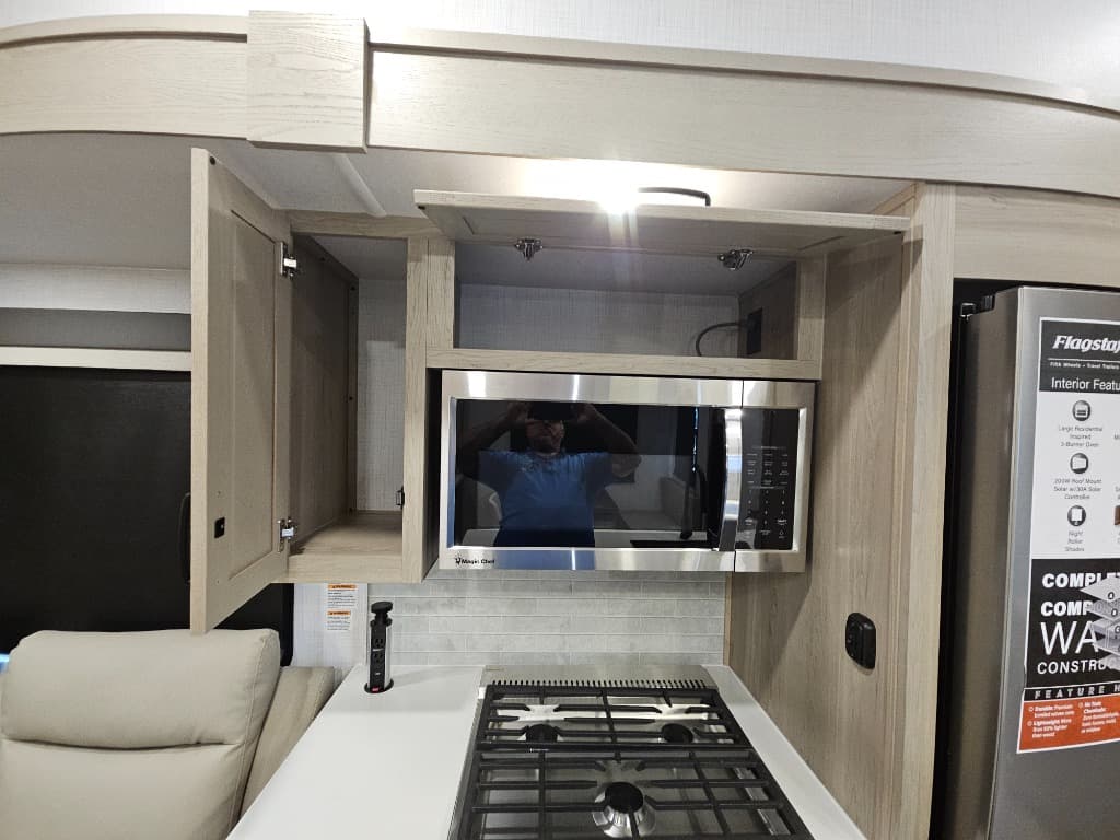 2025 Forest River 2025 Forest River Flagstaff Classic - thumbnail 23