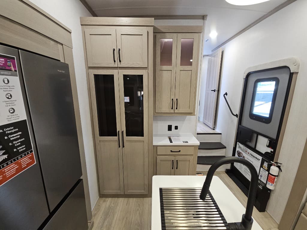 2025 Forest River 2025 Forest River Flagstaff Classic - thumbnail 27