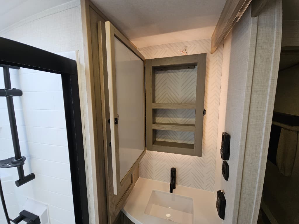 2025 Forest River 2025 Forest River Flagstaff Classic - thumbnail 35