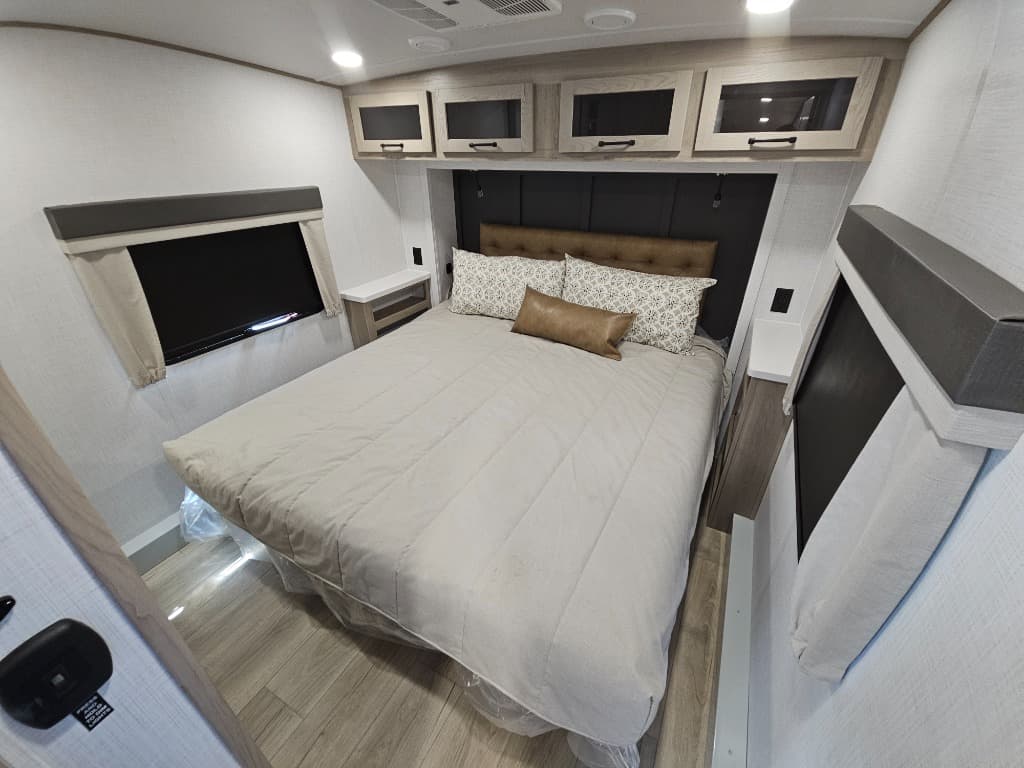 2025 Forest River 2025 Forest River Flagstaff Classic - thumbnail 38