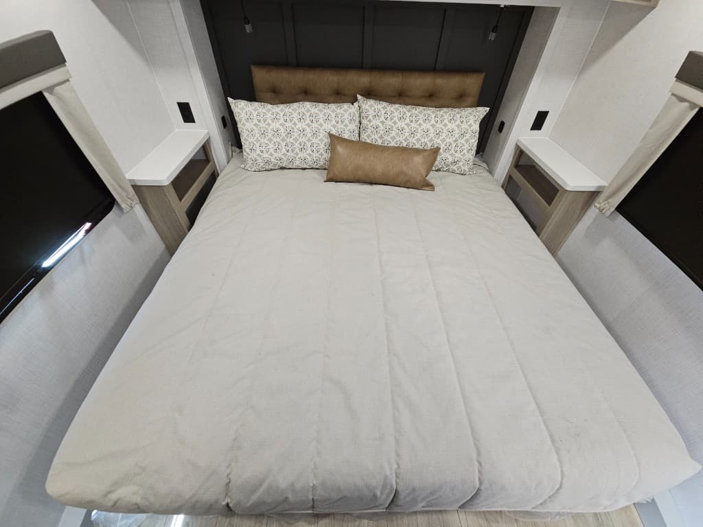 2025 Forest River 2025 Forest River Flagstaff Classic - thumbnail 39