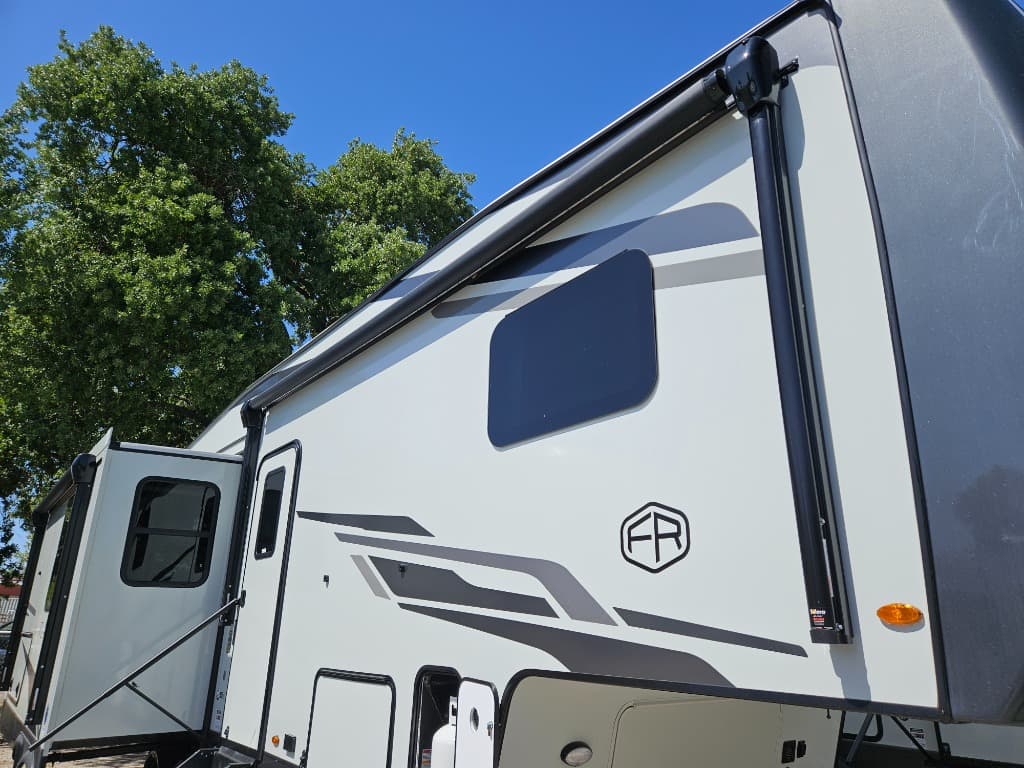 2025 Forest River 2025 Forest River Flagstaff Classic - thumbnail 48