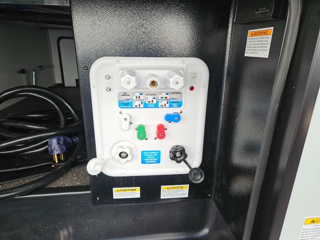 2025 Forest River 2025 Forest River Flagstaff Classic - thumbnail 59