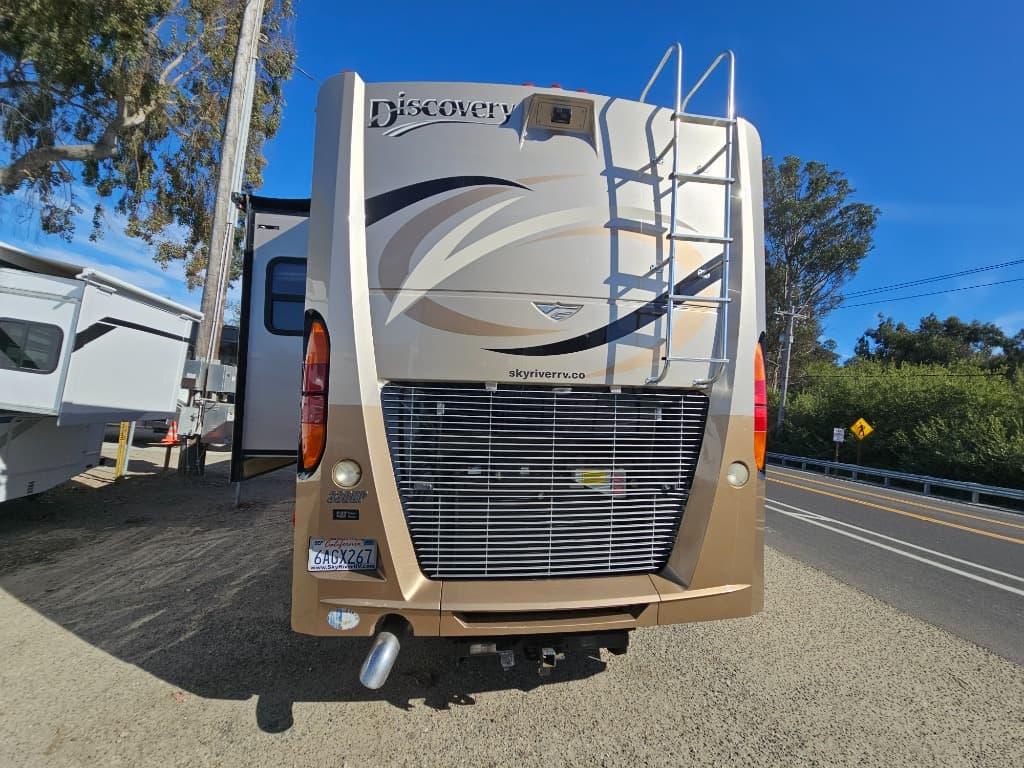 2007 Fleetwood RV 2007 Fleetwood RV Discovery - thumbnail 3