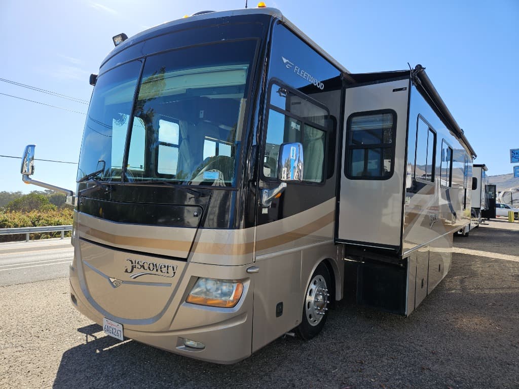 2007 Fleetwood RV 2007 Fleetwood RV Discovery - thumbnail 5