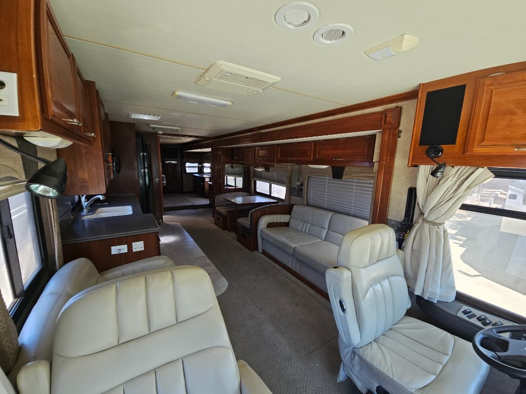 2007 Fleetwood RV 2007 Fleetwood RV Discovery - thumbnail 7