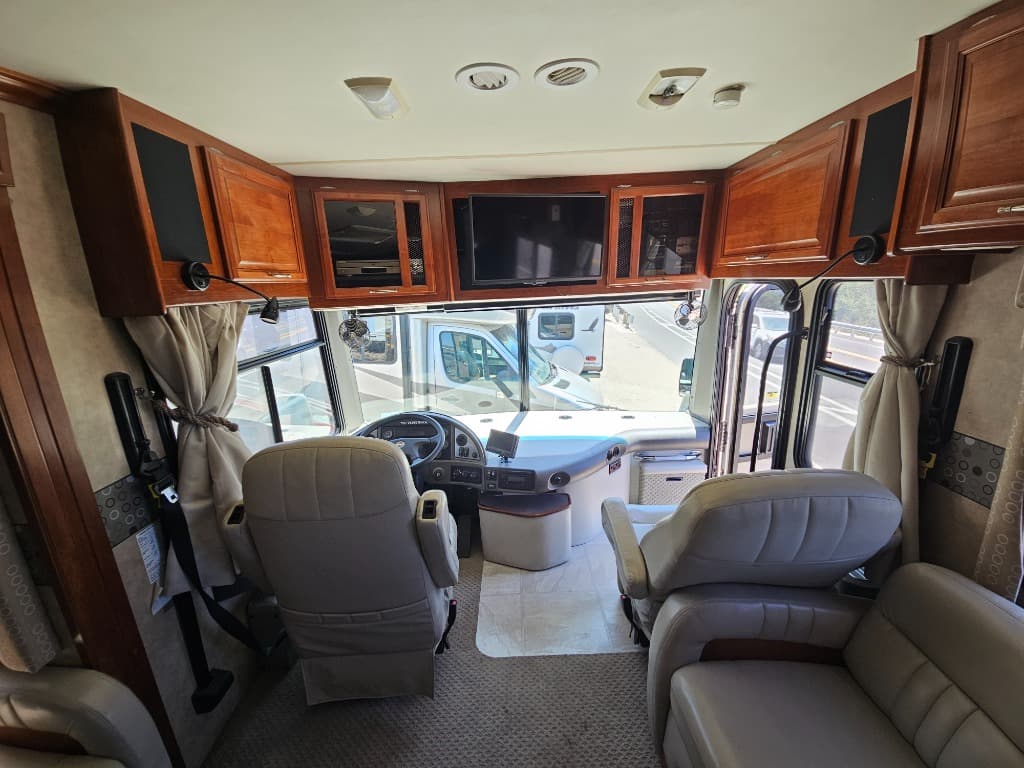 2007 Fleetwood RV 2007 Fleetwood RV Discovery - thumbnail 9