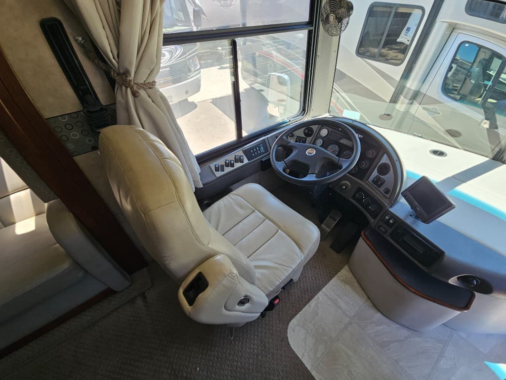 2007 Fleetwood RV 2007 Fleetwood RV Discovery - thumbnail 10