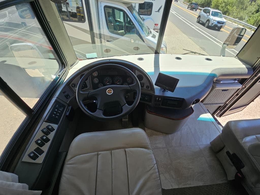 2007 Fleetwood RV 2007 Fleetwood RV Discovery - thumbnail 12