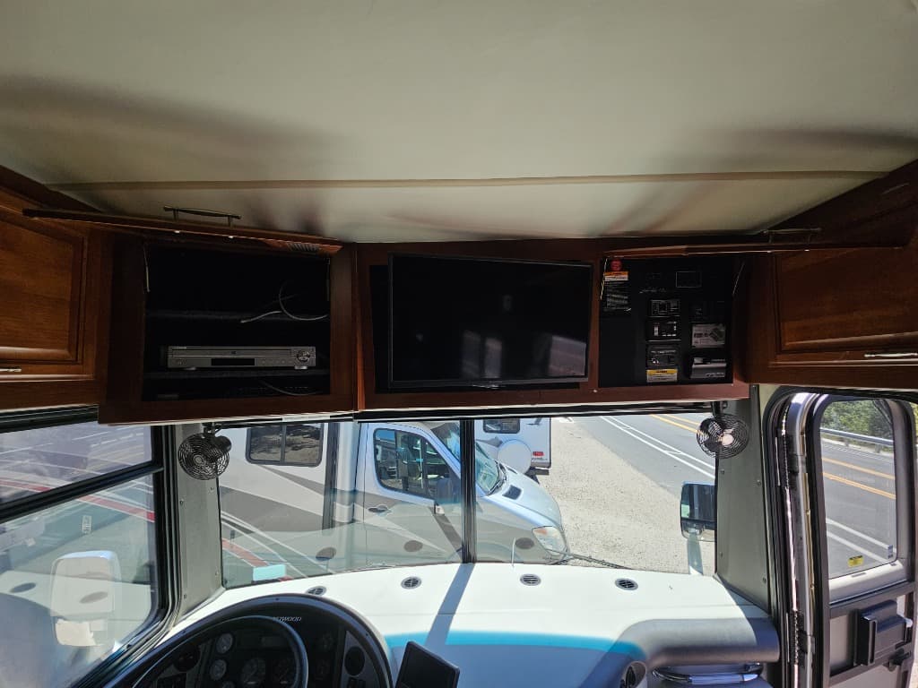 2007 Fleetwood RV 2007 Fleetwood RV Discovery - thumbnail 14