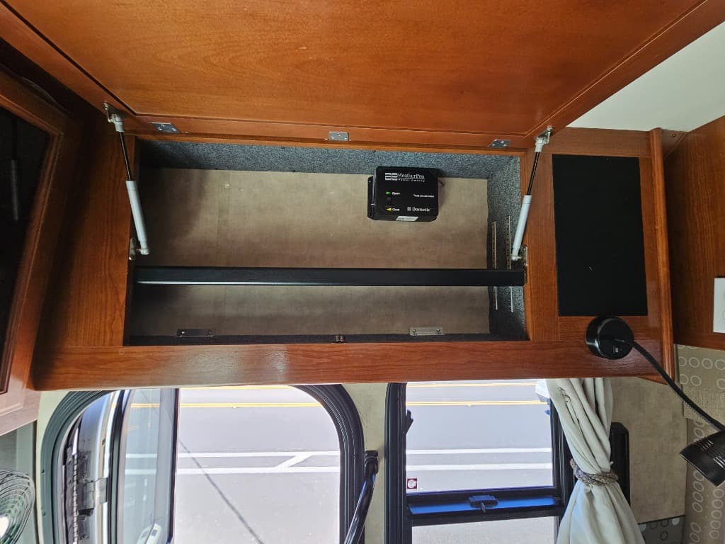 2007 Fleetwood RV 2007 Fleetwood RV Discovery - thumbnail 15