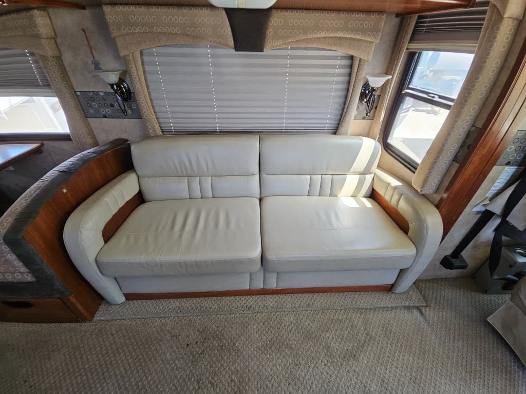 2007 Fleetwood RV 2007 Fleetwood RV Discovery - thumbnail 18